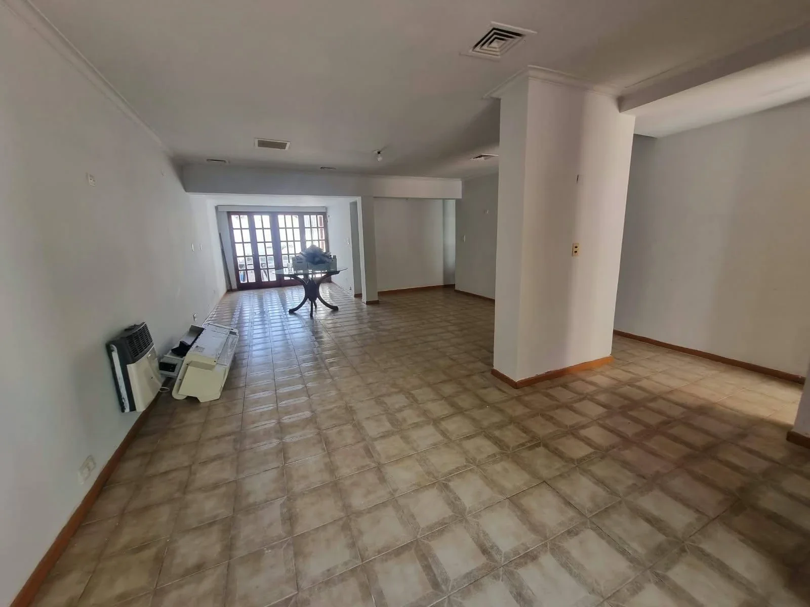 Casa en alquiler c/ cochera en Dorrego - Imagen 2