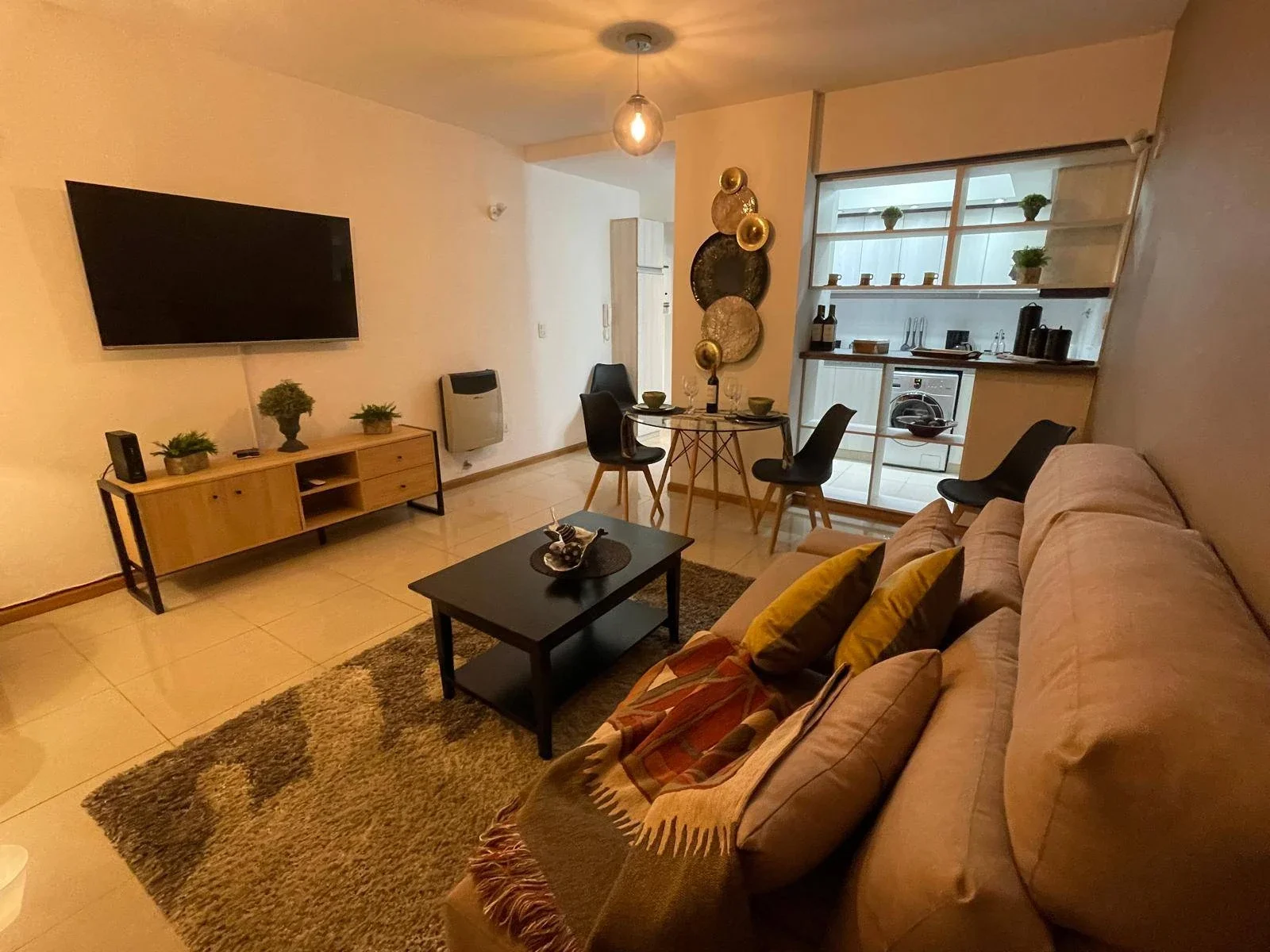 Departamento en alquiler c/ cochera en Godoy Cruz - Imagen 2
