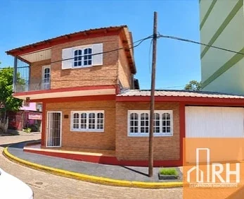 Casa de 4 dormitorios y 3 baños en venta en B° Tajamar, Posadas - Mnes - Imagen 2