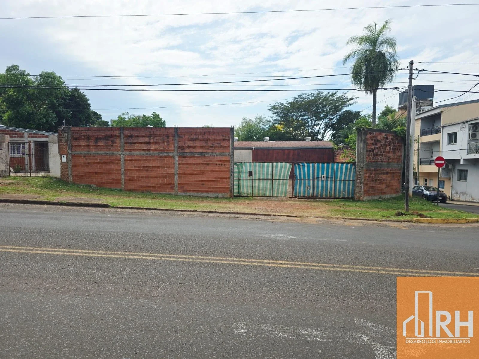 GALPÓN EN VENTA | 680 m² SOBRE LOTE DE 800 m² EN ESQUINA | POSADAS - Imagen 1