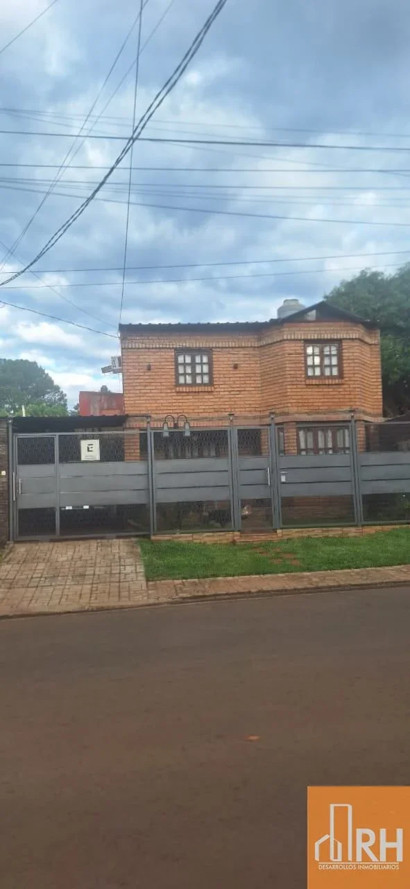 CASA CON MONOAMBIENTE INDEPENDIENTE EN GARUPÁ – RENTABILIDAD Y UBI ESTRATÉGICA - Imagen 1