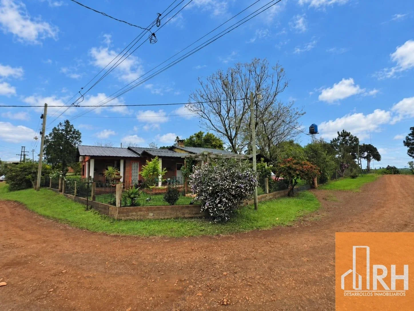 CASA EN VENTA | 3 DORMITORIOS SOBRE 800 m² EN ESQUINA | SAN VICENTE - Imagen 2