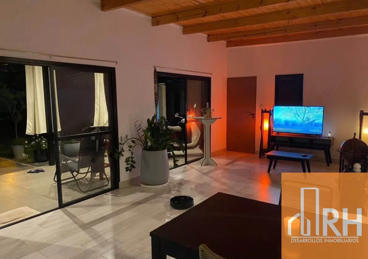 CASA A ESTRENAR EN AV. JAURETCHE | DISEÑO MODERNO, PISCINA Y EXCELENTE UBICACIÓN - Imagen 3