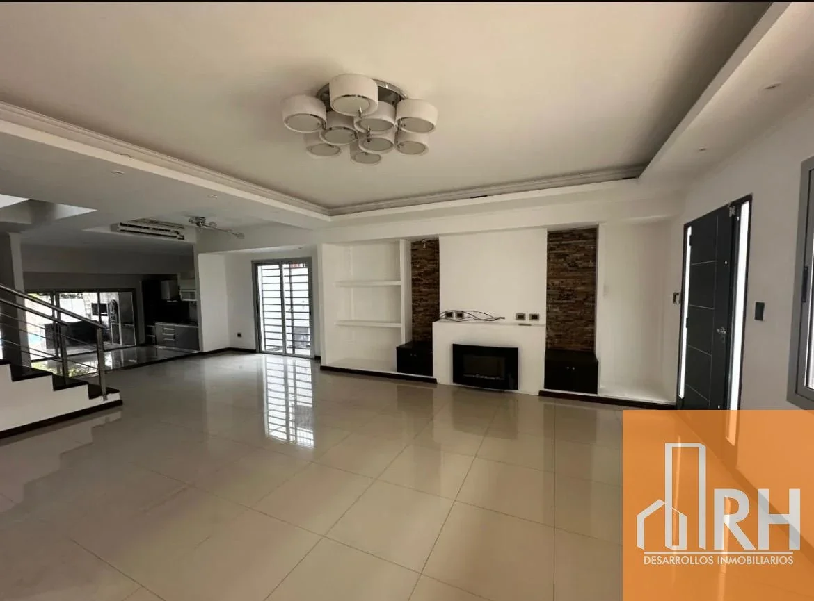 CASA EN VENTA EN LAVALLE Y MARTÍN F| DISEÑO MODERNO Y ESPACIOS PARA DISFRUTAR - Imagen 4