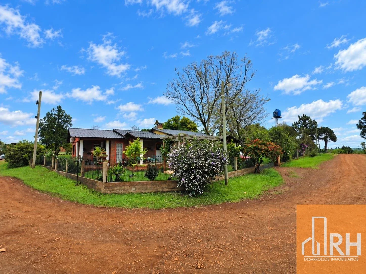 CASA EN VENTA | 3 DORMITORIOS SOBRE 800 m² EN ESQUINA | SAN VICENTE - Imagen 1