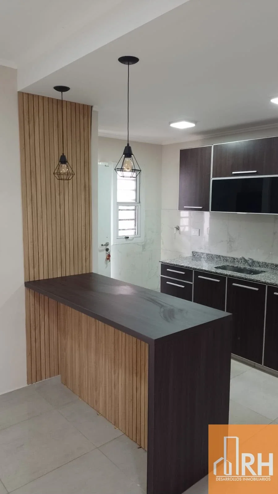 DÚPLEX EN VENTA | 2 DORMITORIOS, QUINCHO Y COCHERA DOBLE | APTO CRÉDITO | PDAS - Imagen 3
