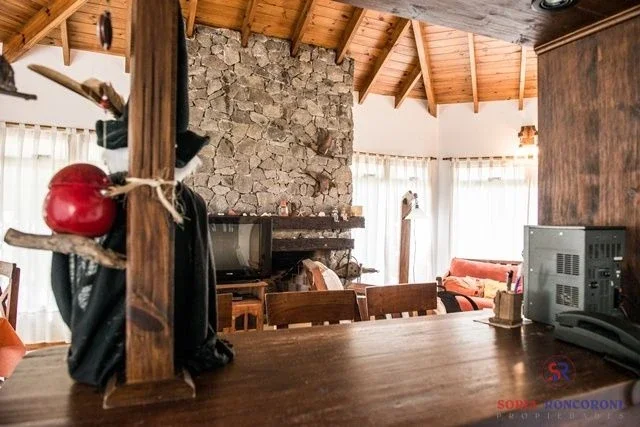 Casa Lorien en alquiler temporario de 3 dormitorios con cochera en Mar Azul - Imagen 4