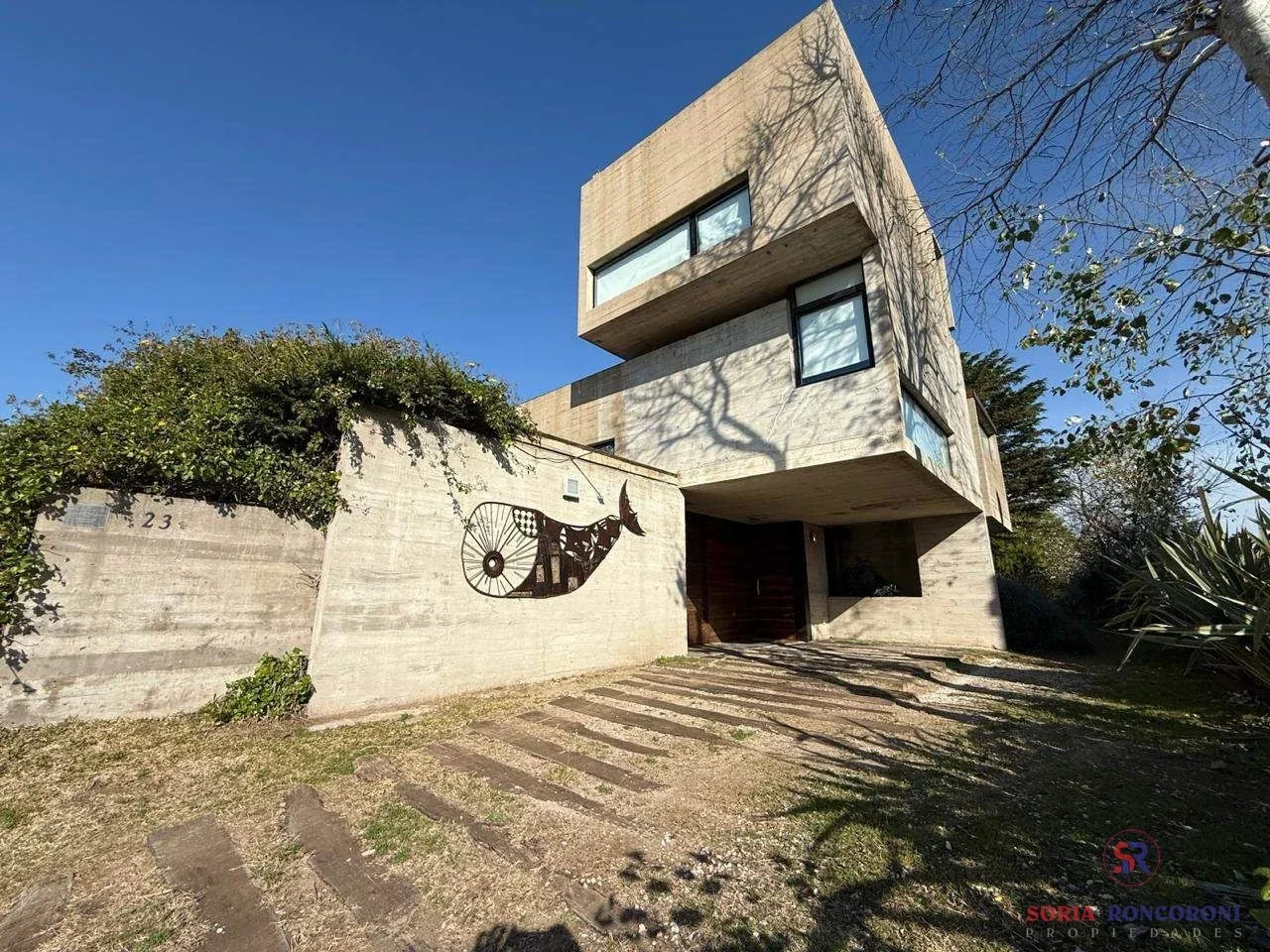 Casa La Ballena, propiedad de categoría a metros del mar. - Imagen 2