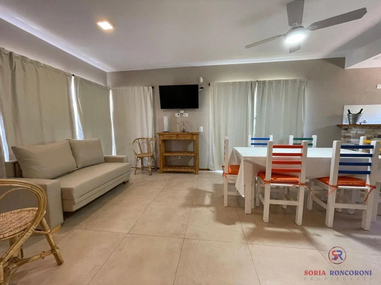 Casa en alquiler temporario de 2 dormitorios en Mar Azul - Imagen 3