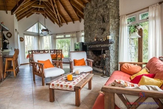 Casa Lorien en alquiler temporario de 3 dormitorios con cochera en Mar Azul - Imagen 3