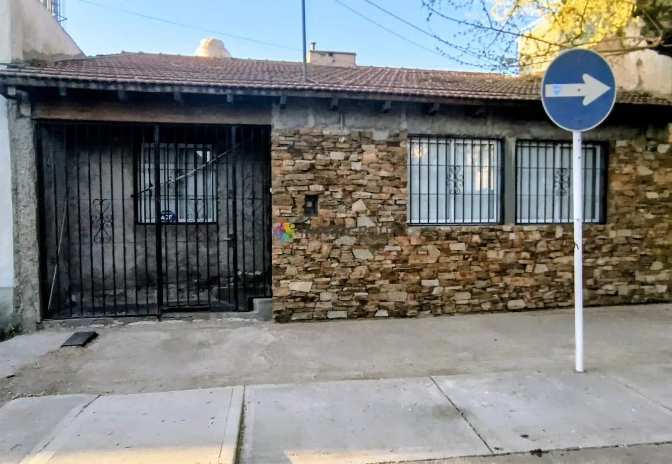 Casa en alquiler c/ cochera en Dorrego - Imagen 2