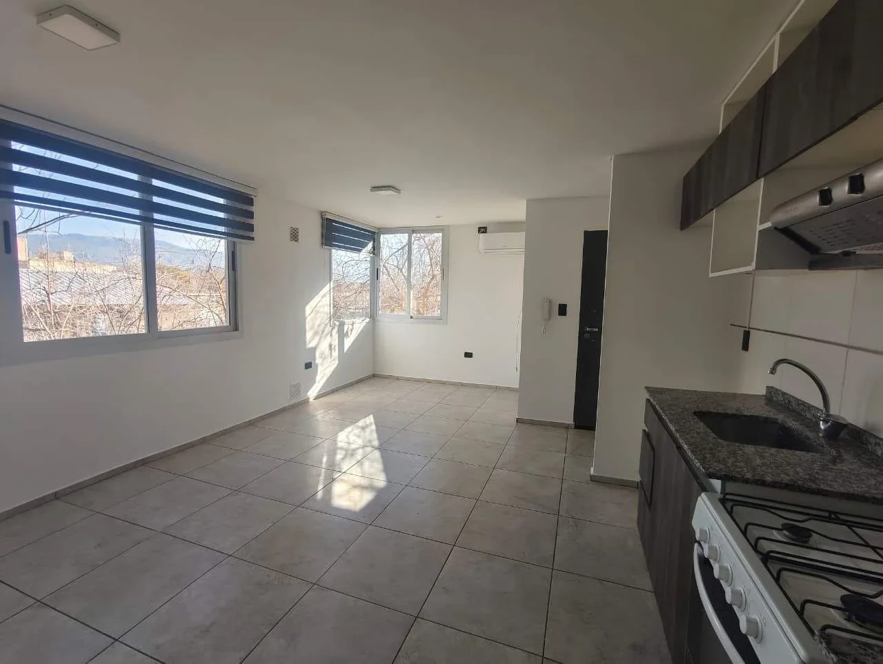 Departamento en alquiler c/ cochera en Godoy Cruz - Imagen 4