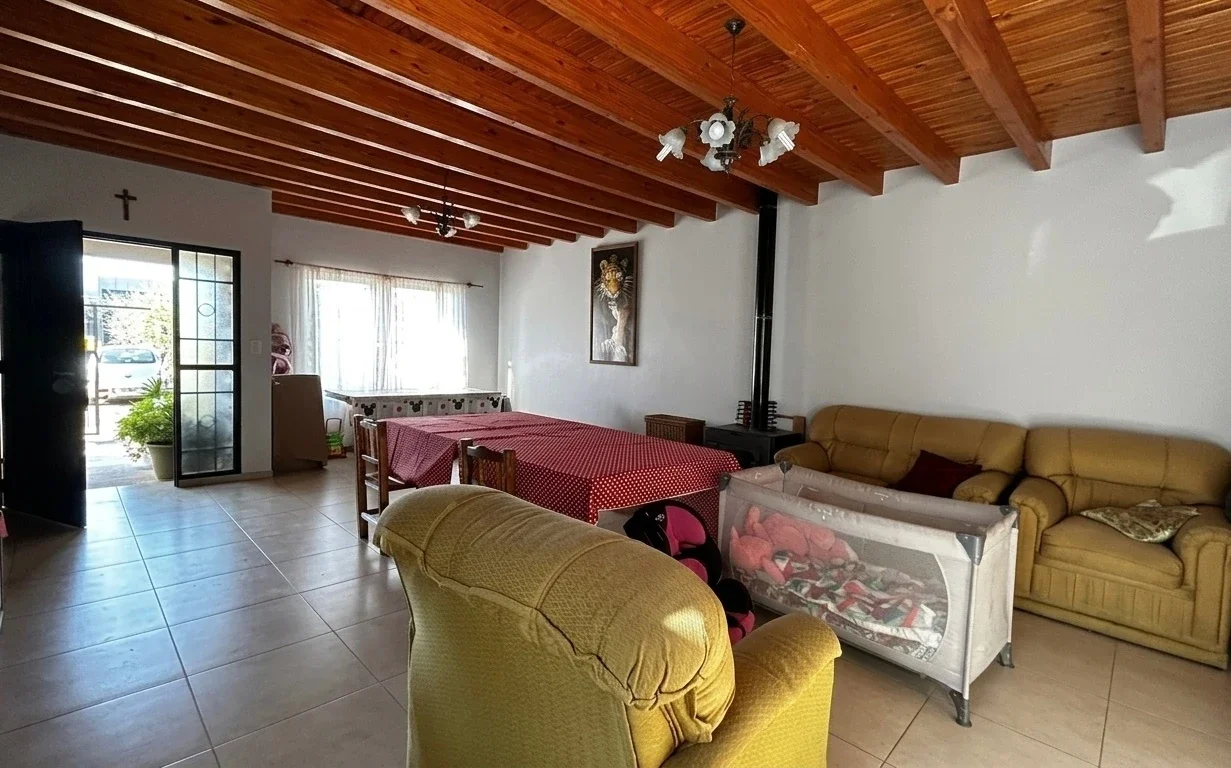 Casa en venta c/ cochera en Lunlunta - Imagen 2