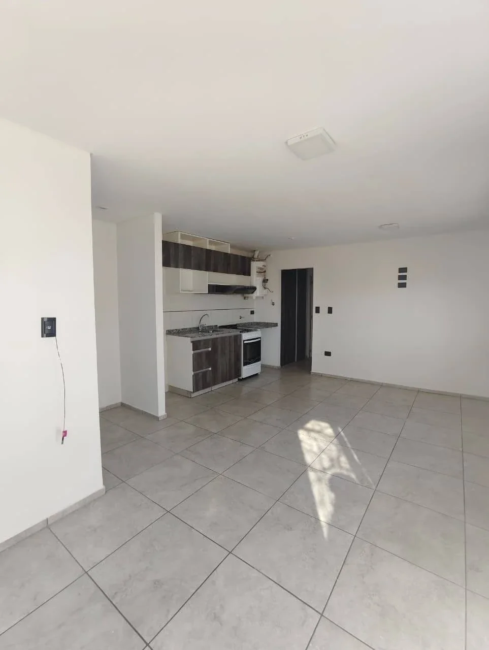 Departamento en alquiler c/ cochera en Godoy Cruz - Imagen 5
