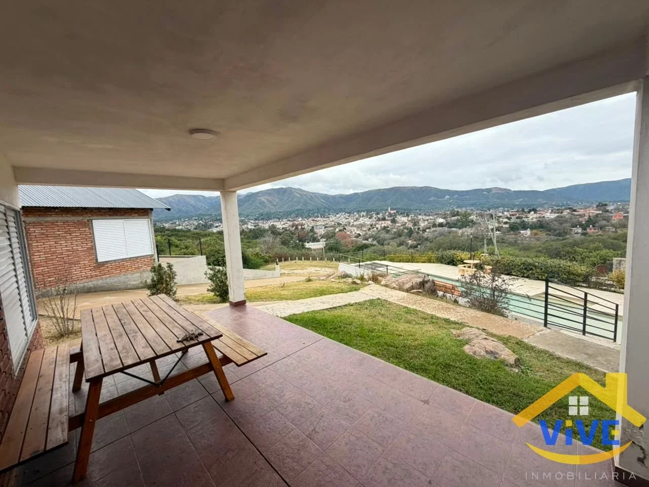 Casa en alquiler c/ cochera en La Falda - Imagen 4