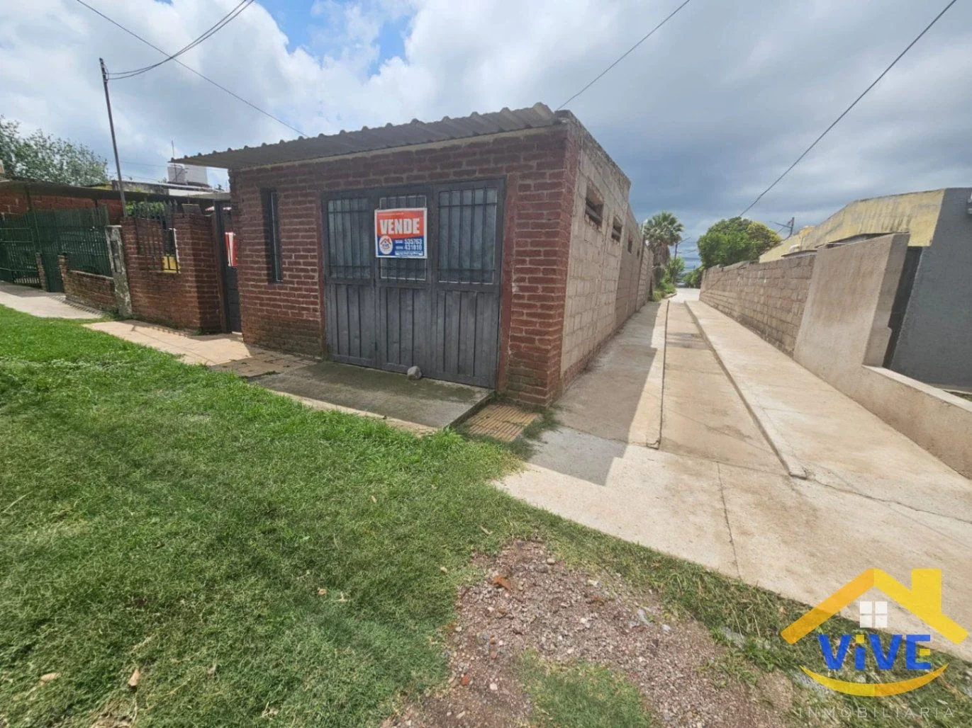 Casa en venta de 2 dormitorios c/ cochera en Cosquín - Imagen 2