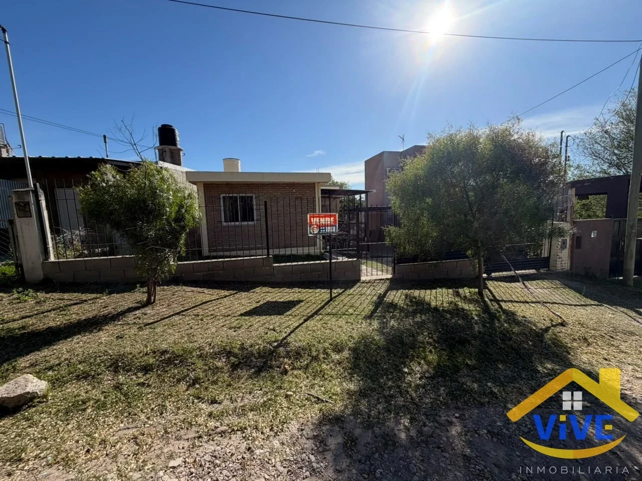 Casa en venta c/ cochera en La Falda - Imagen 1