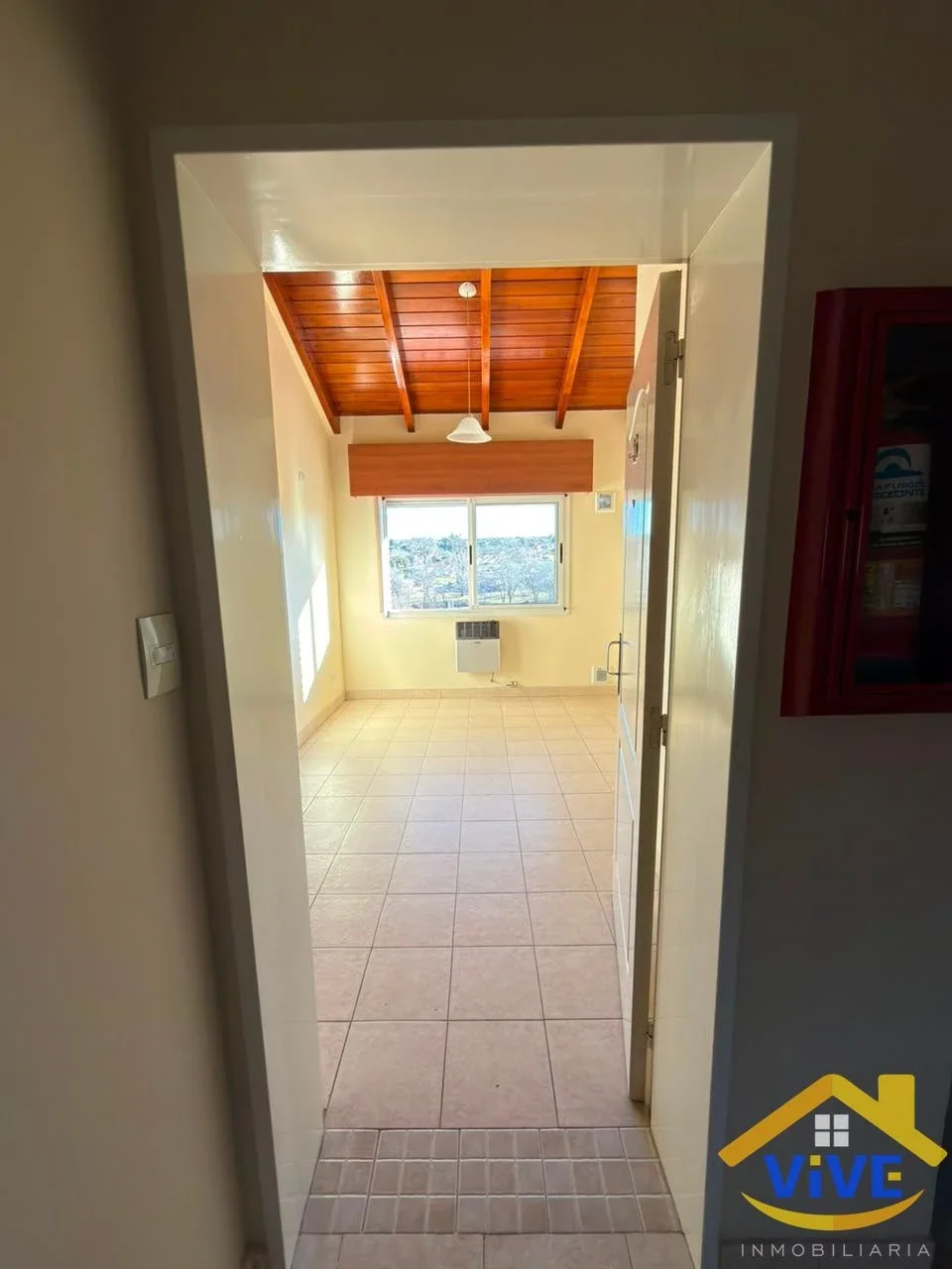 Departamento en alquiler c/ cochera en La Falda - Imagen 2