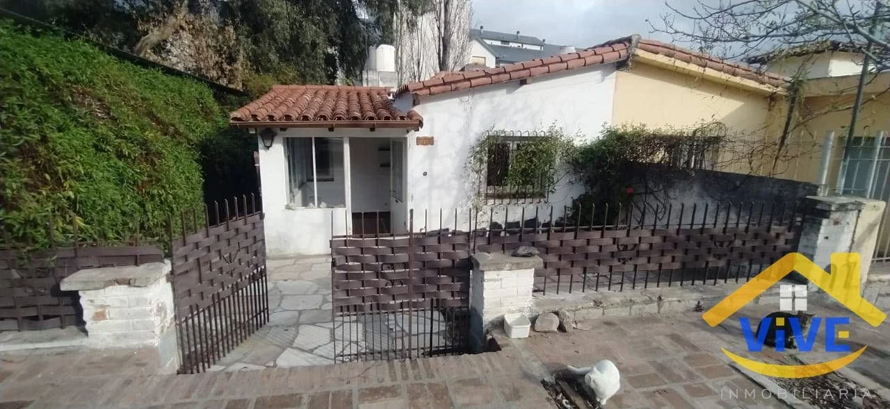 Casa en venta c/ cochera en La Falda - Imagen 2