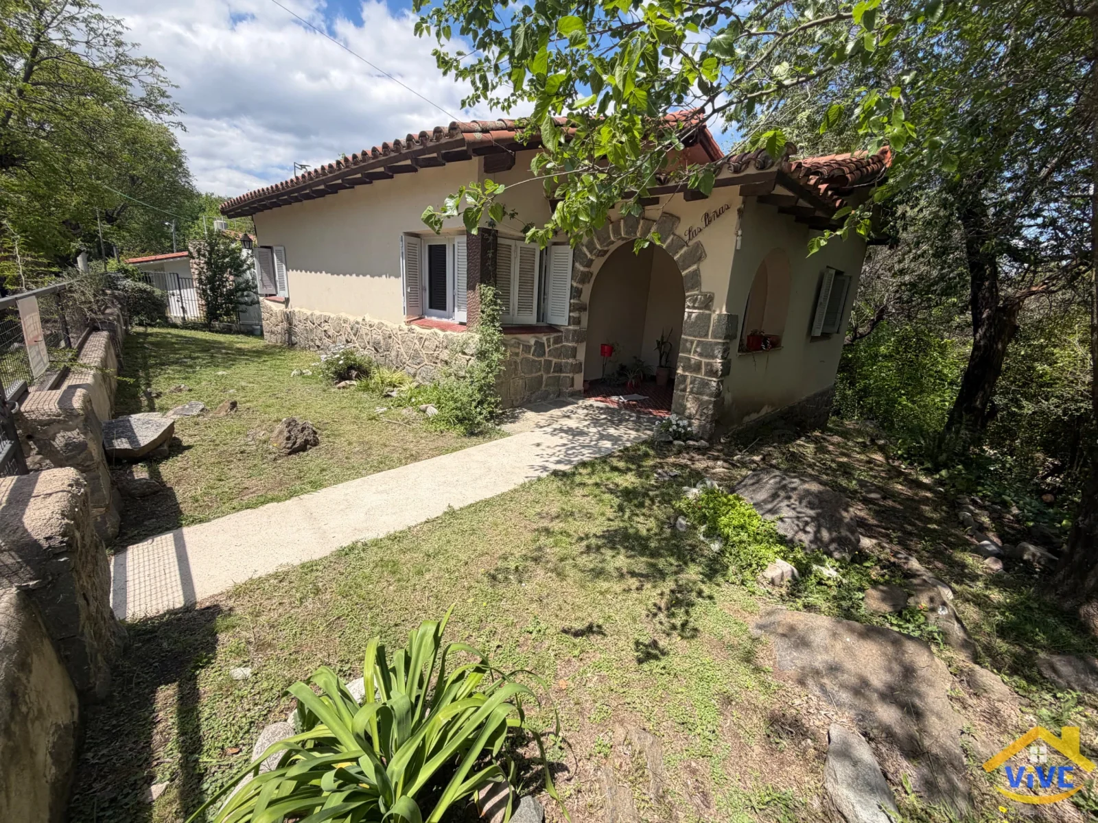 Casa en venta c/ cochera en Valle Hermoso - Imagen 1