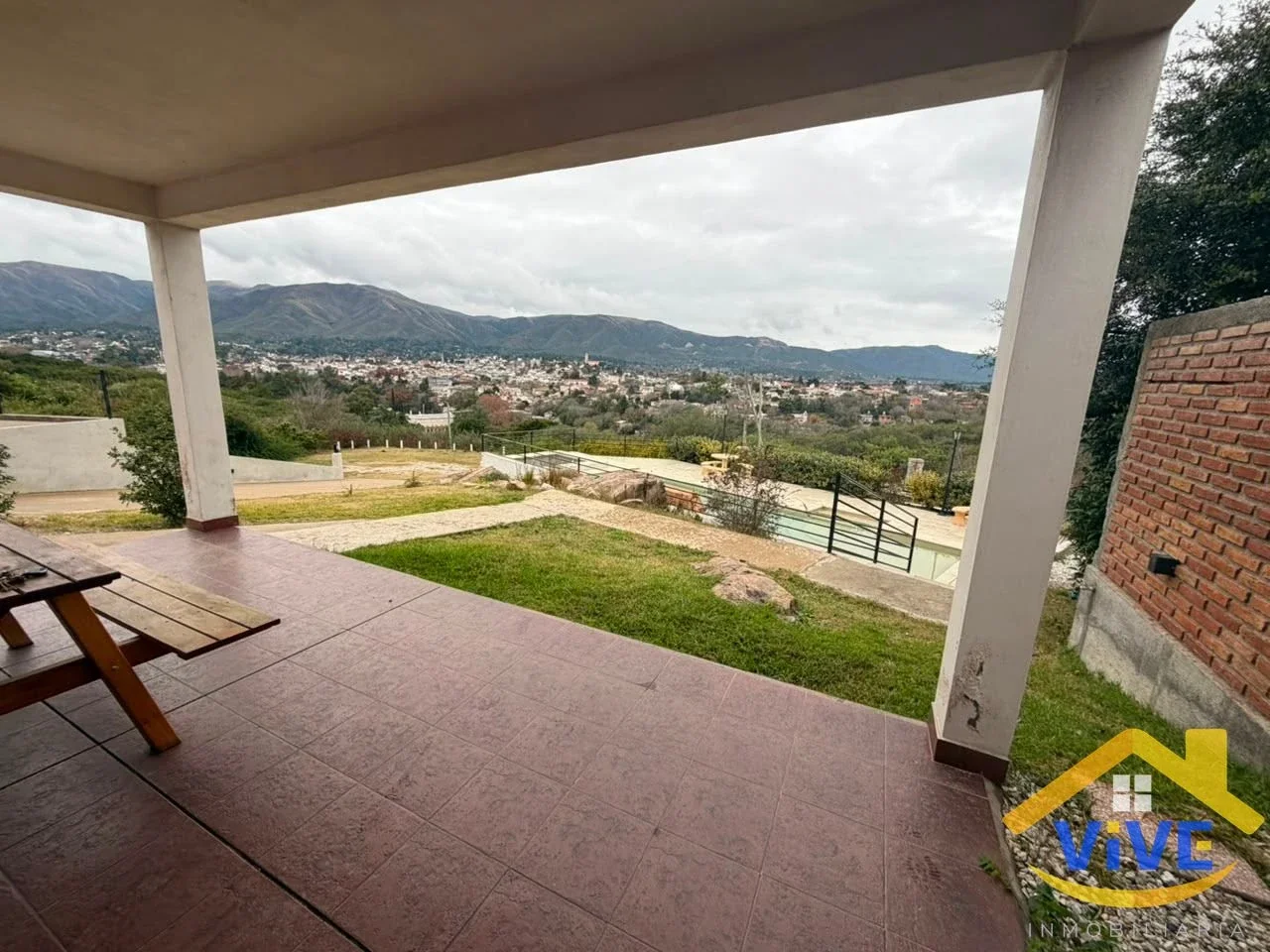 Casa en alquiler c/ cochera en La Falda - Imagen 3