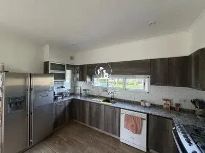 Casa en venta de 5 ambientes y pileta. Barrio Santa Guadalupe. Pilar - Imagen 3