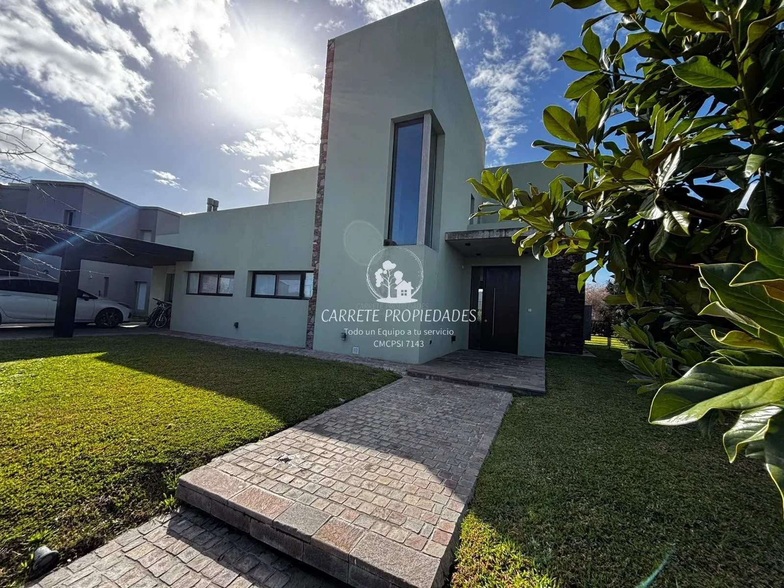Casa Moderna en alquiler de 5 ambientes y pileta. Haras Santa María - Imagen 2
