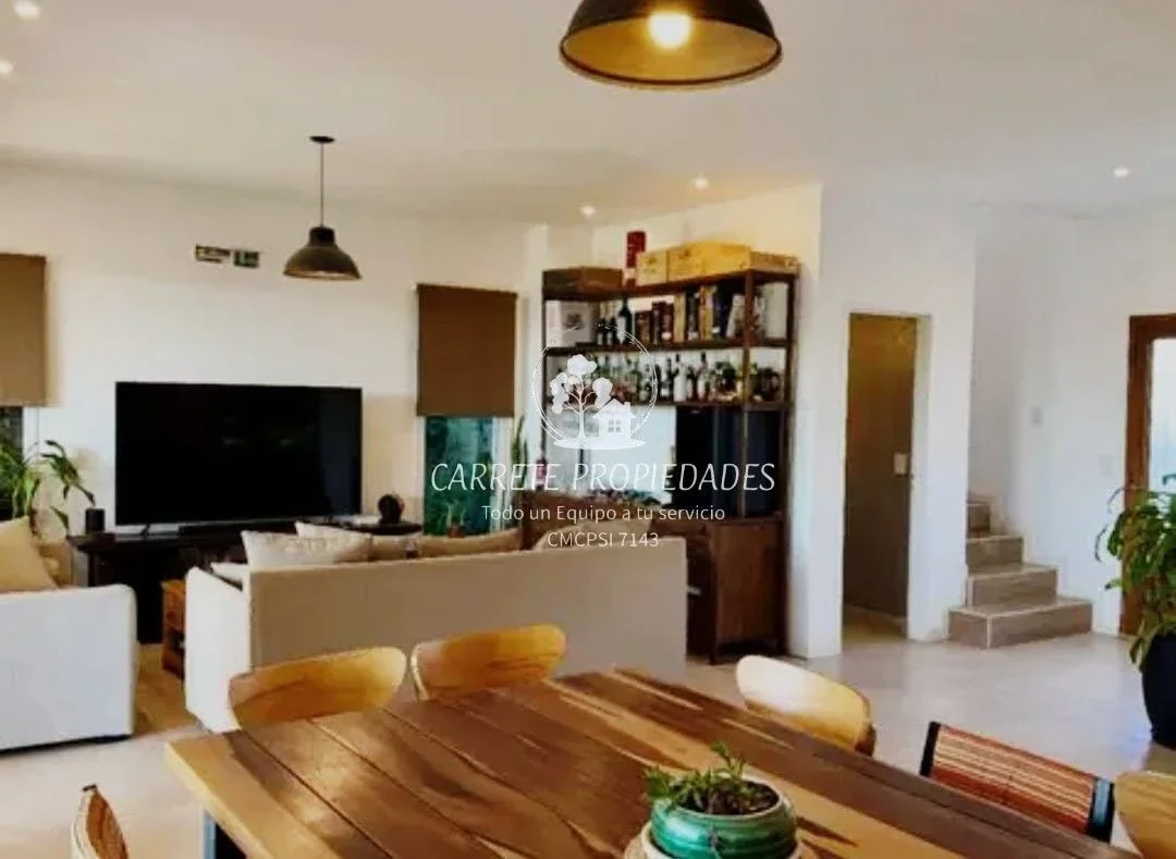 Casa en venta de 4 ambientes, pileta y fondo a verde. Barrio Santa Elena. Pilar - Imagen 4