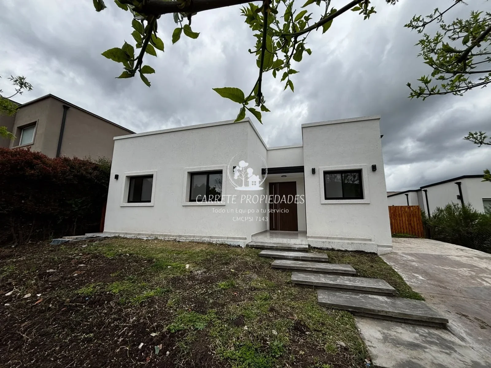 Casa en venta moderna en 1 planta de 4 ambientes. Barrio Santa Elena. Pilar - Imagen 1