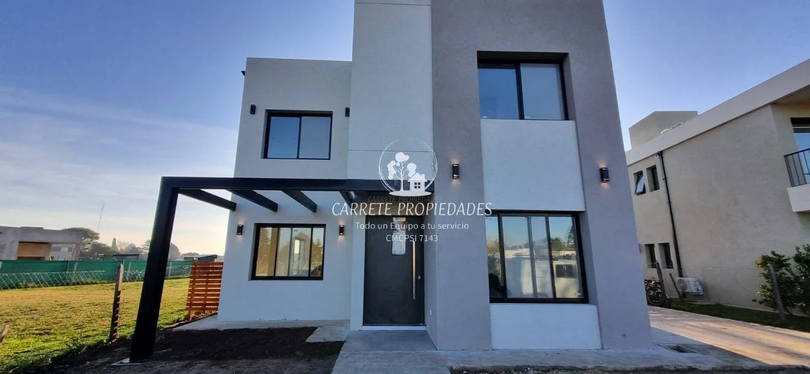 Casa en venta de 5 ambientes con fondo a verde. Barrio Santa Elisa. Pilar - Imagen 1