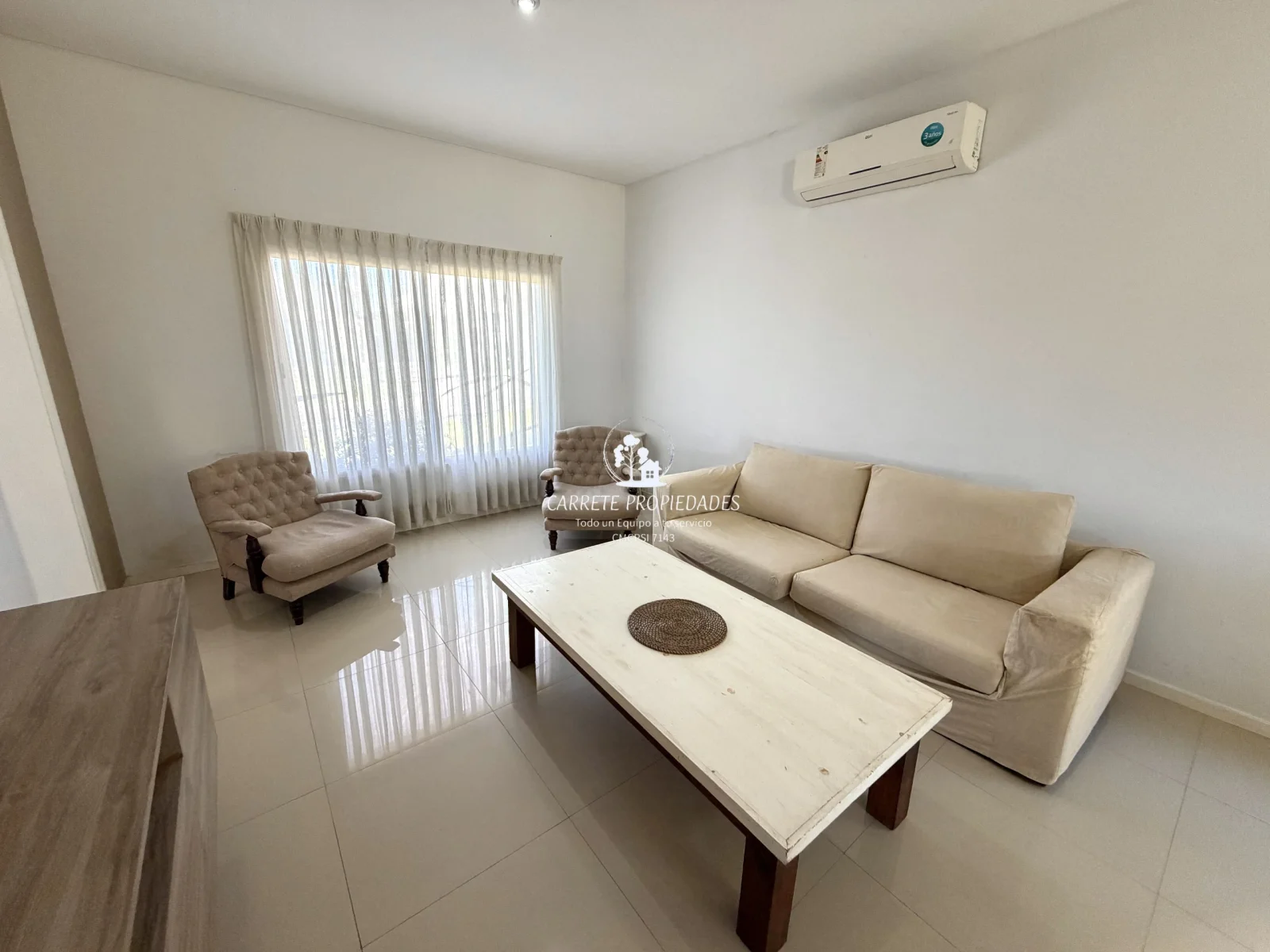 Casa en venta de 5 ambientes, pileta y cochera. Barrio Santa Guadalupe. Pilar - Imagen 2