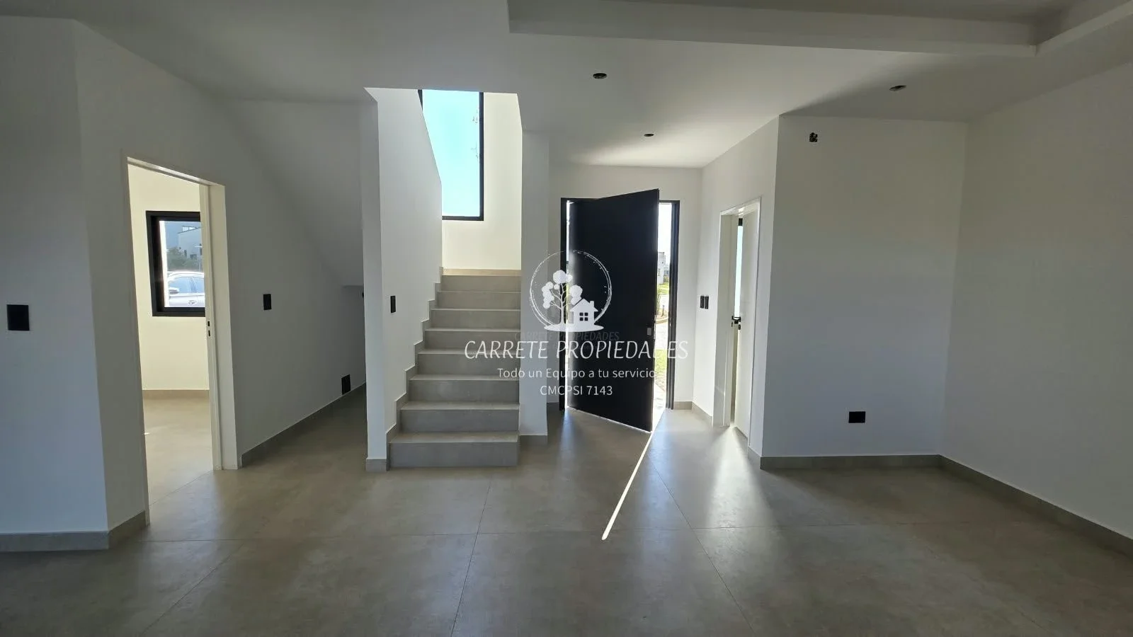 Casa en venta de 5 ambientes, pileta y fondo a verde. Barrio Santa Elena. Pilar - Imagen 3