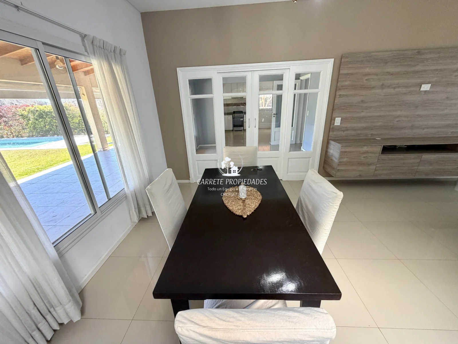 Casa en venta de 5 ambientes, pileta y cochera. Barrio Santa Guadalupe. Pilar - Imagen 4
