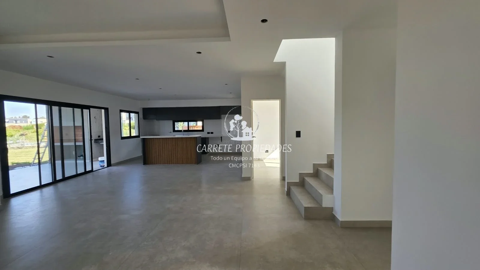 Casa en venta de 5 ambientes, pileta y fondo a verde. Barrio Santa Elena. Pilar - Imagen 4