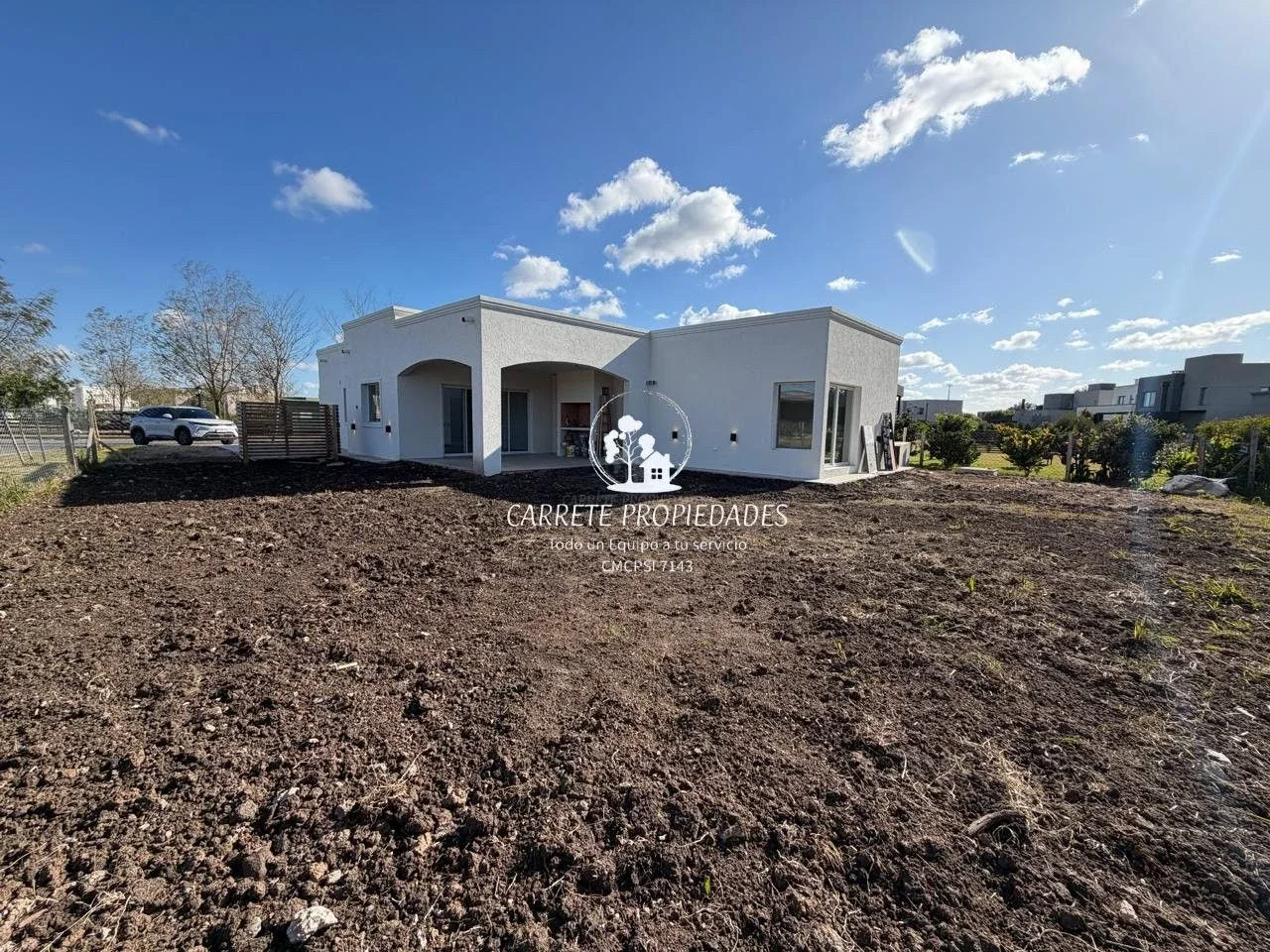 Casa de 5 ambientes en lote central en venta. Barrio San Ramón. Pilar del Este - Imagen 2