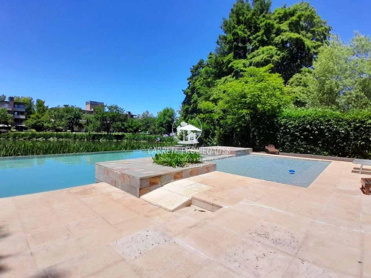 Departamento en venta de 3 amb y 2 cocheras en Champagnat. Villa del Lago. Pilar - Imagen 1