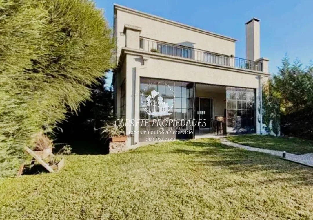 Casa en venta de 4 ambientes, pileta y fondo a verde. Barrio Santa Elena. Pilar - Imagen 1