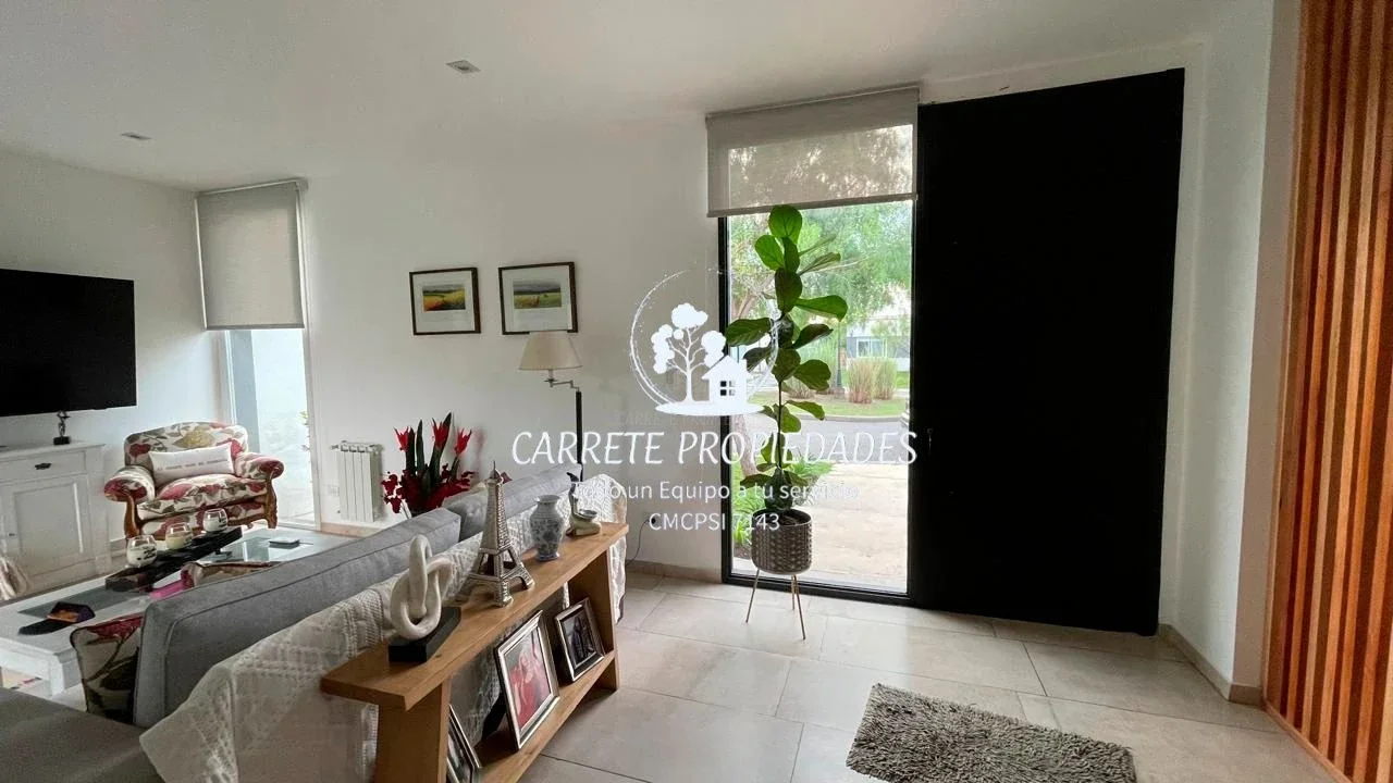 Casa en venta moderna de 4 ambientes y pileta. Barrio Santa Elena. Pilar - Imagen 4