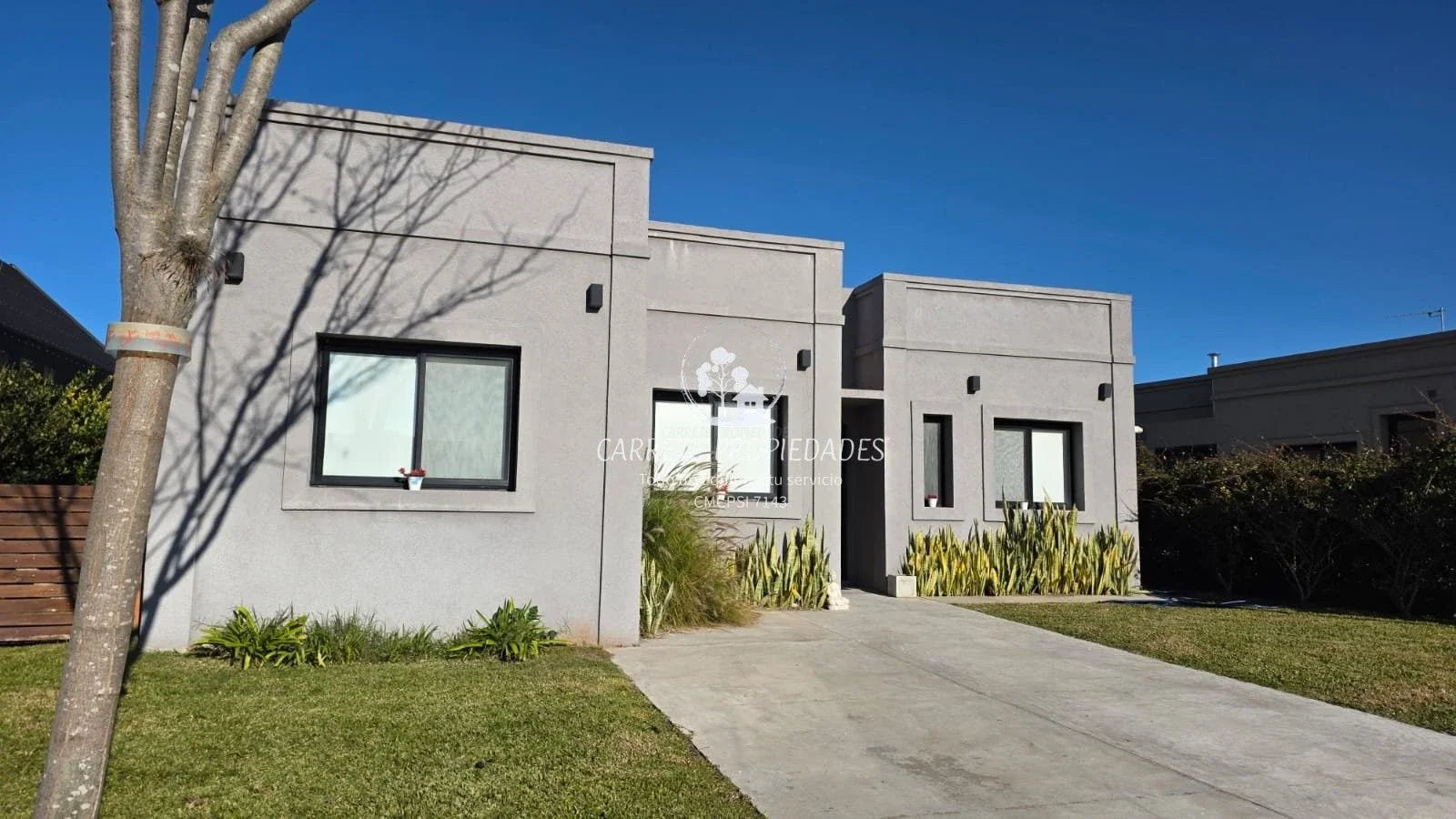 Casa en venta de 4 ambientes, lote Central y pileta. Barrio Santa Elena. Pilar - Imagen 1