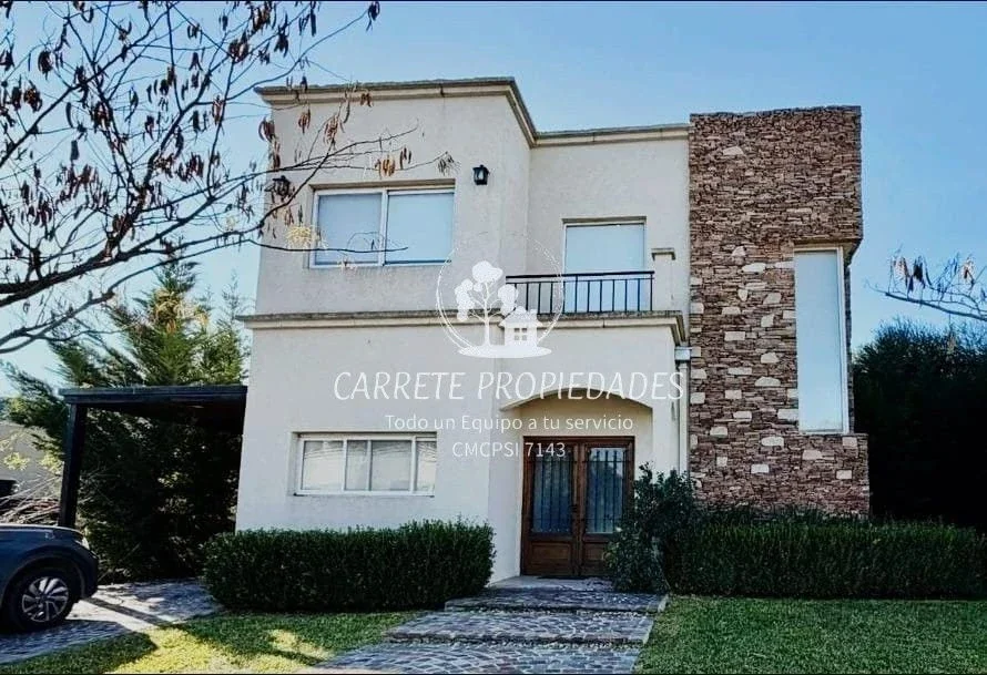 Casa en venta de 4 ambientes, pileta y fondo a verde. Barrio Santa Elena. Pilar - Imagen 2