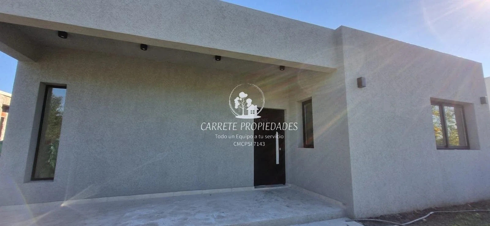 OPORTUNIDAD! Casa de 5 ambientes Moderna en Venta. Barrio Santa Lucia. Pilar - Imagen 1
