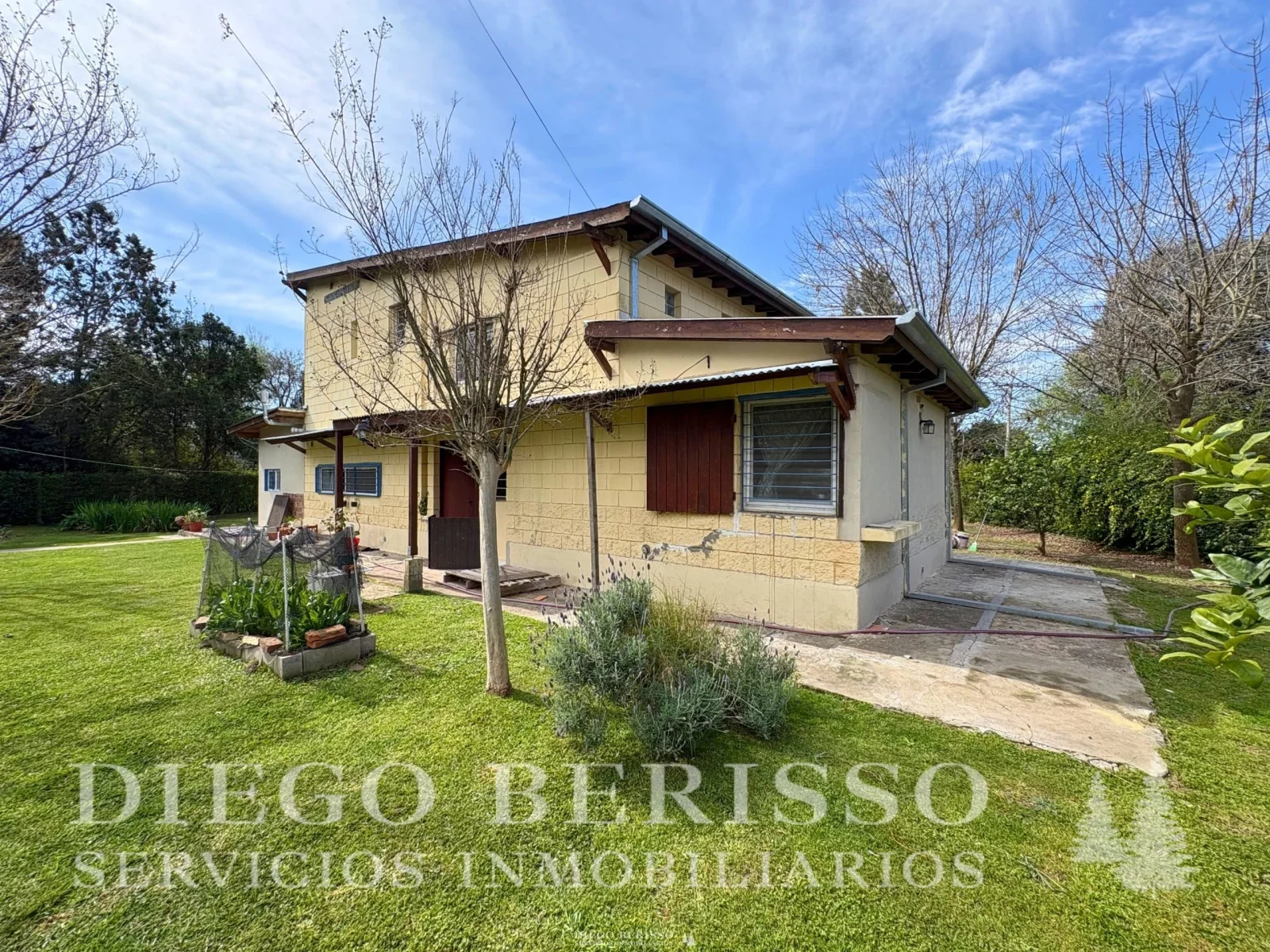 CASA EN VENTA EN SANTA BRÍGIDA - Imagen 1