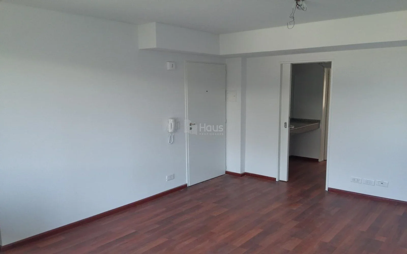 Venta 1 dormitorio y cochera - Necochea 2000 - Imagen 3