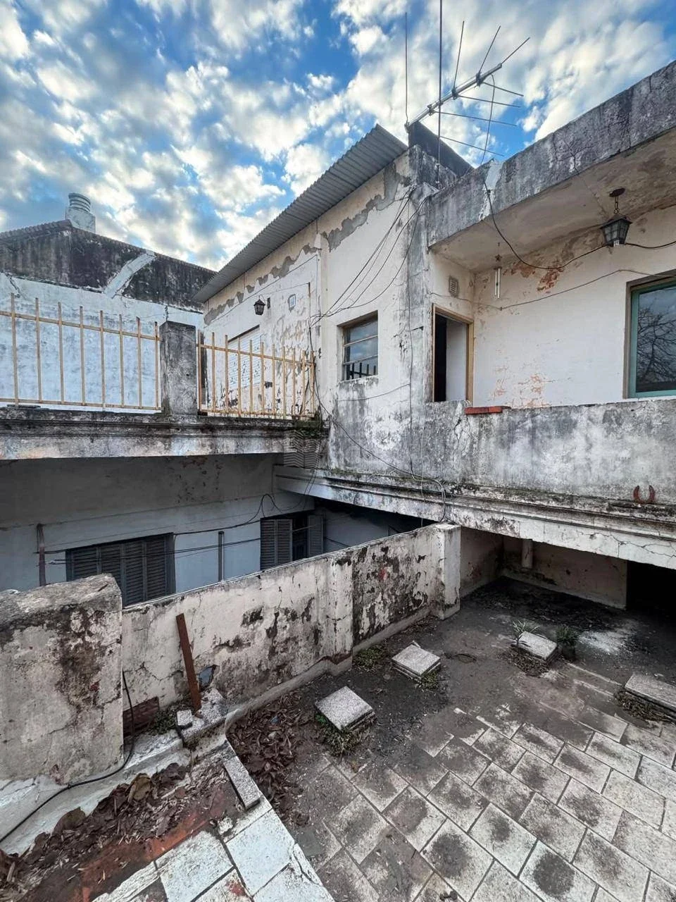 Venta Casa al frente a reciclar - Ocampo 1800 - Imagen 1