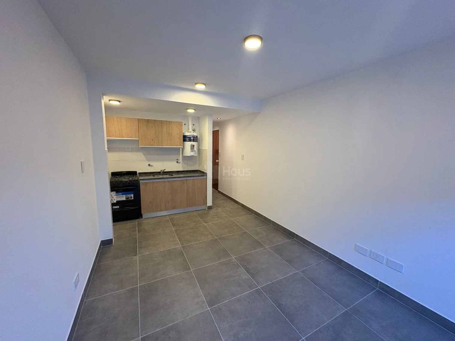 Venta Monoambiente con Patio - Ituzaingo 400 - Imagen 4