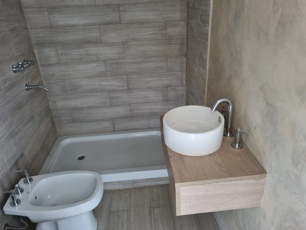 Departamento con cochera en alquiler en Belén de Escobar - Imagen 2
