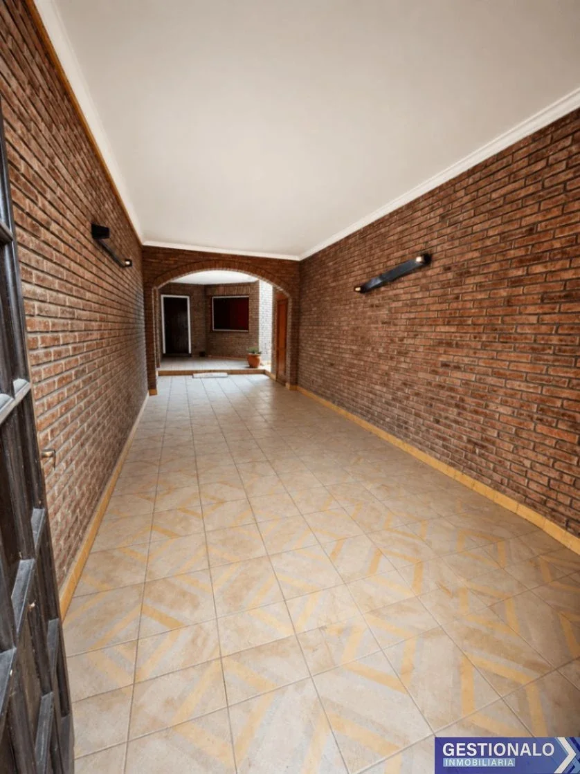 Casa en venta c/ cochera en San Carlos Centro - Imagen 2