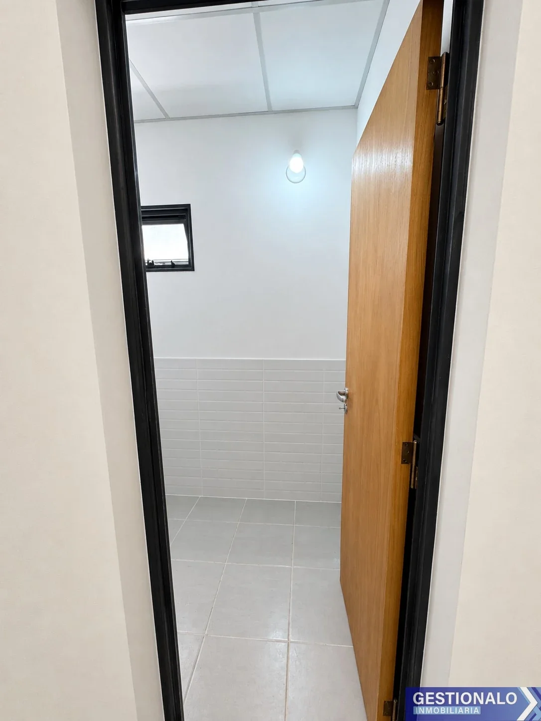 Local comercial en alquiler ubicado en San Carlos Centro - Imagen 4