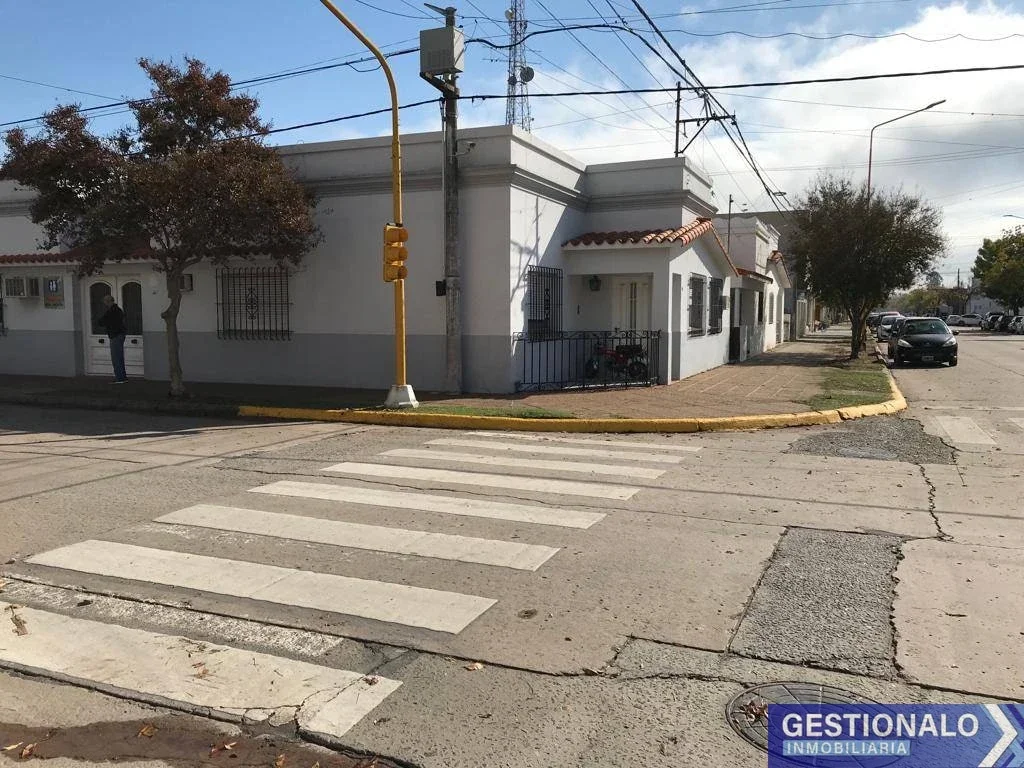 Casa en venta c/ cochera en San Carlos Centro - Imagen 1
