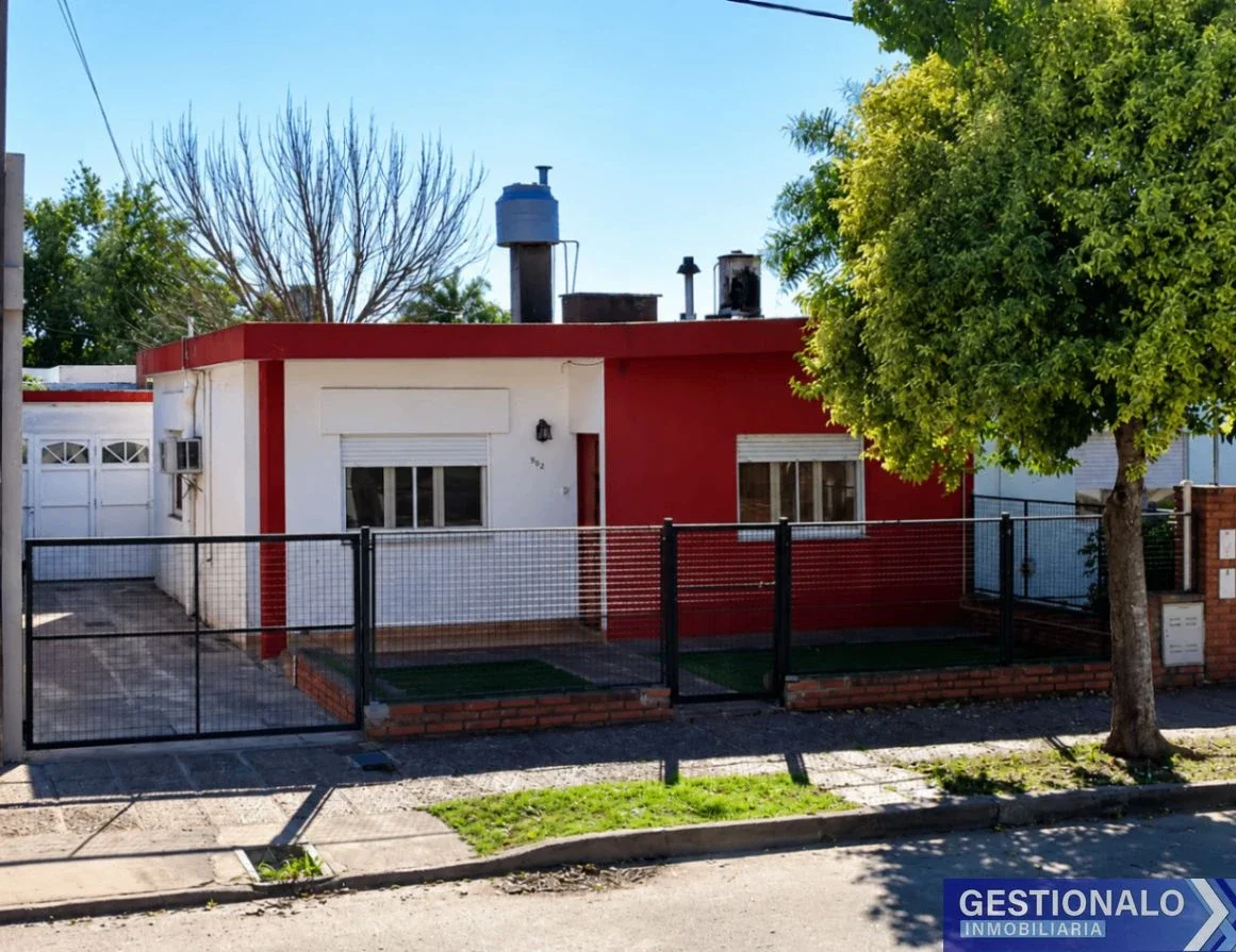 Casa en alquiler c/ cochera en San Carlos Centro - Imagen 1